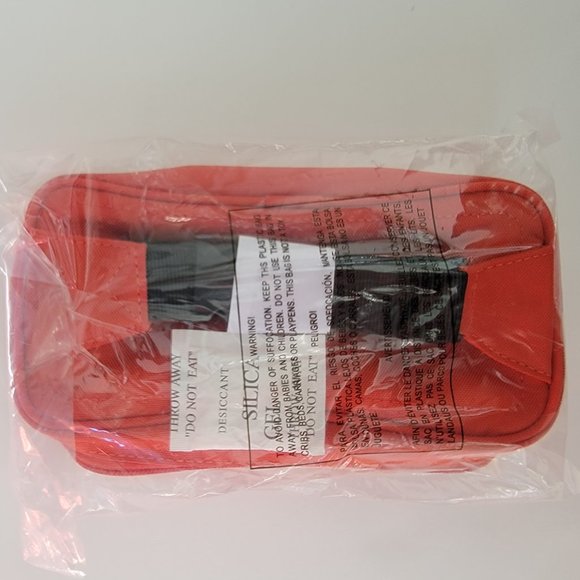 LEGO Hip Pack, Shaped like a 1x2 LEGO brick, durable brand new fanny pack - Picture 4 of 5